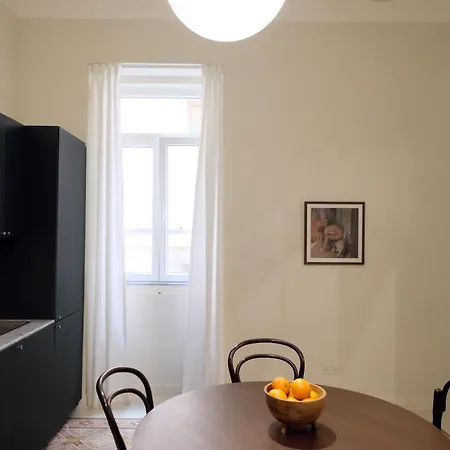 Appartamento Collection - St Dominic Steps